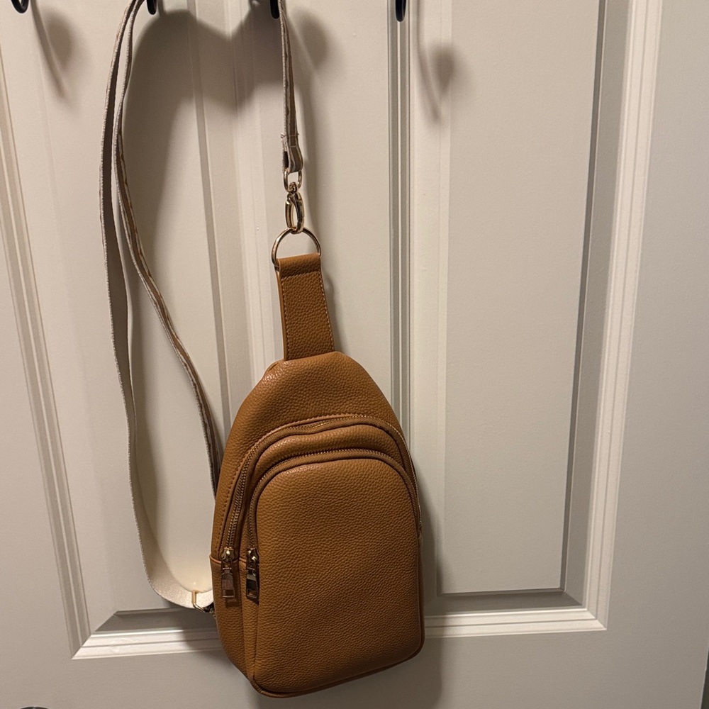 ah-dorned Women's Tan Crossbody Sling Bag Crossbody with Patterned Strap EUC - Picture 11 of 15